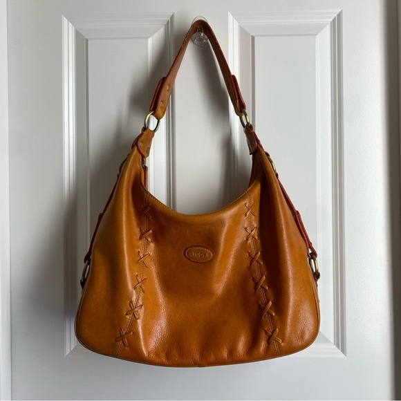 Tod’s hobo style purse all leather camel color - Picture 16 of 16